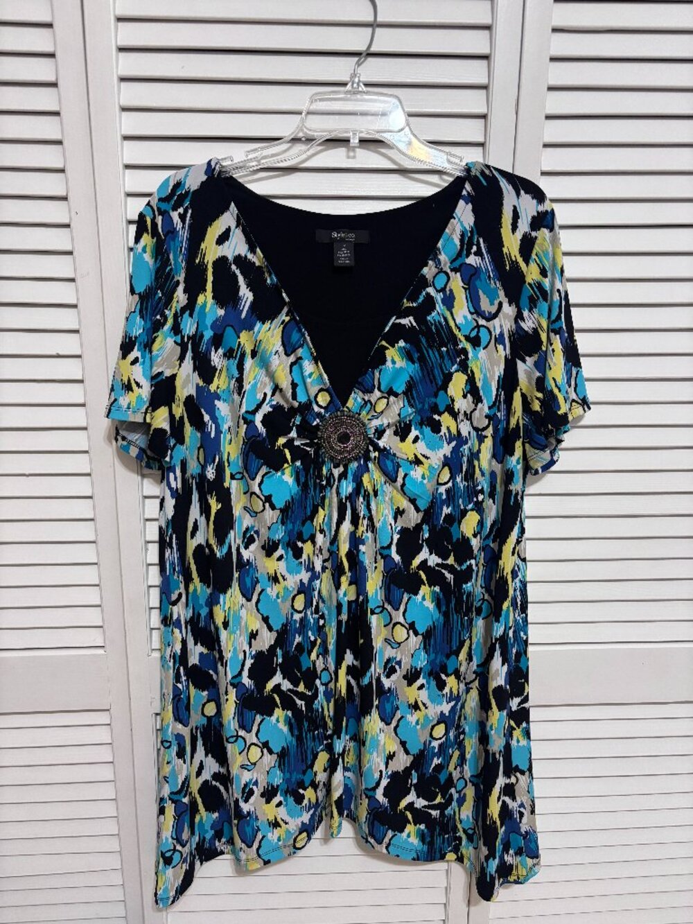 Floral Print Tunic w/Medallion